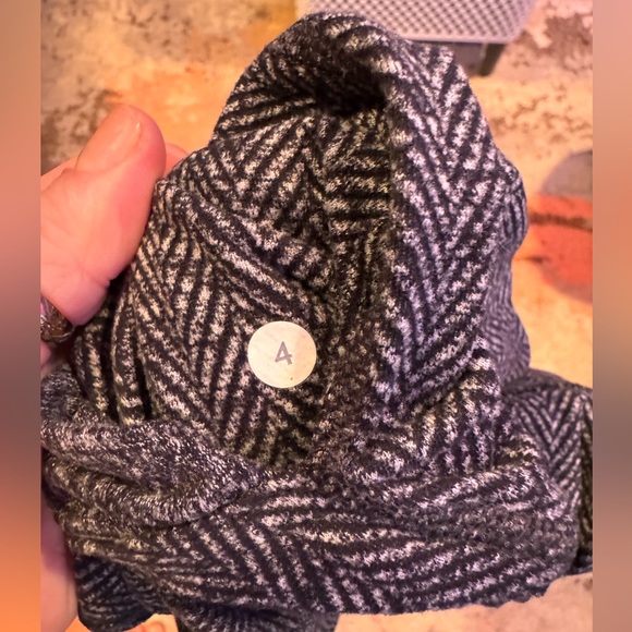 LULULEMON SKINNY WILL PANT - Picture 2 of 5